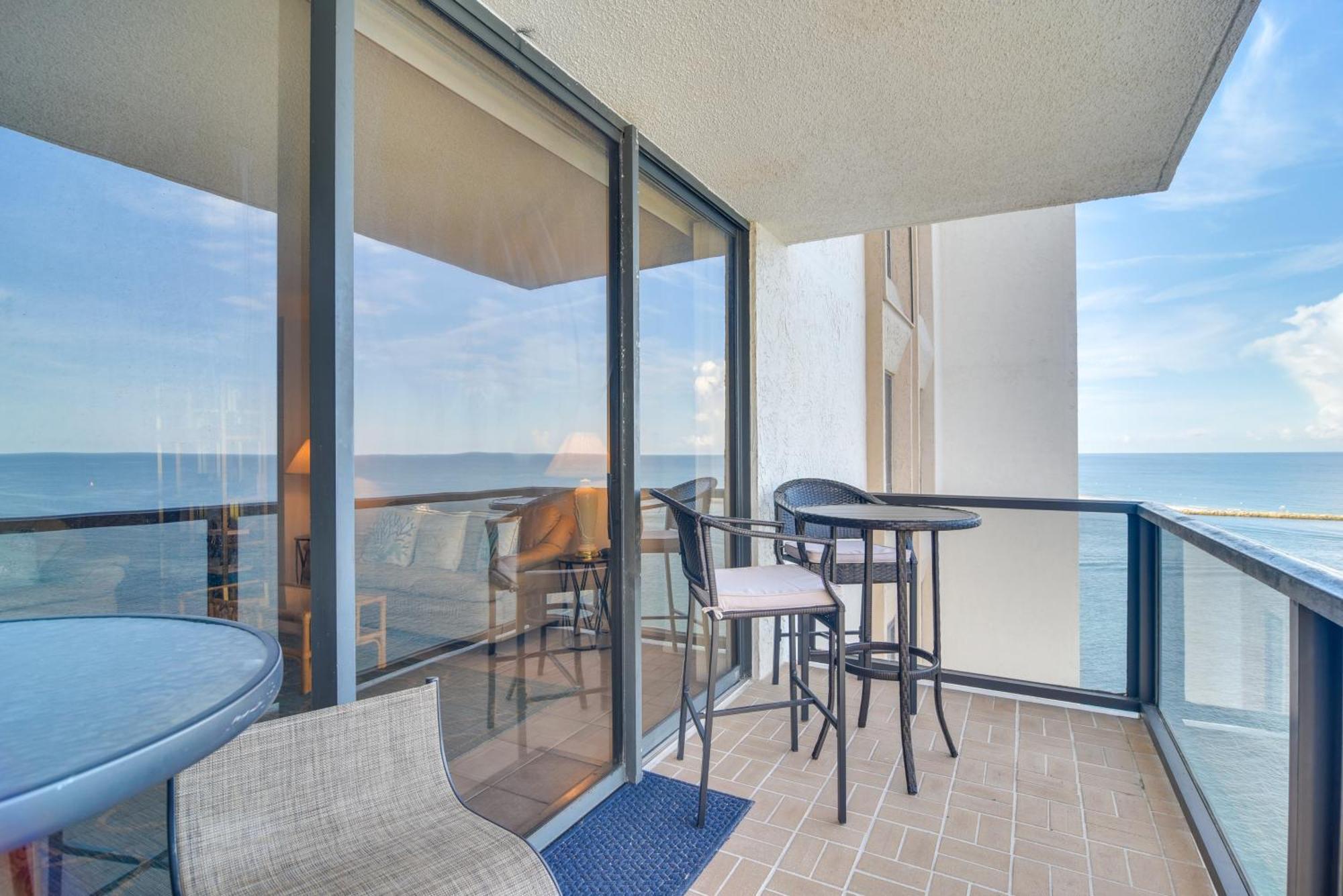 Oceanfront Condo With Balcony And Stunning Views! Clearwater Beach Exterior foto